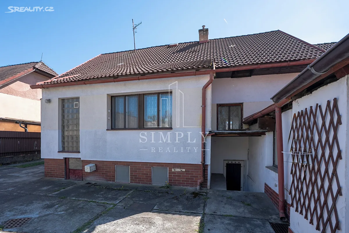 Prodej rodinného domu 200 m², pozemek 753 m² – pohled 3