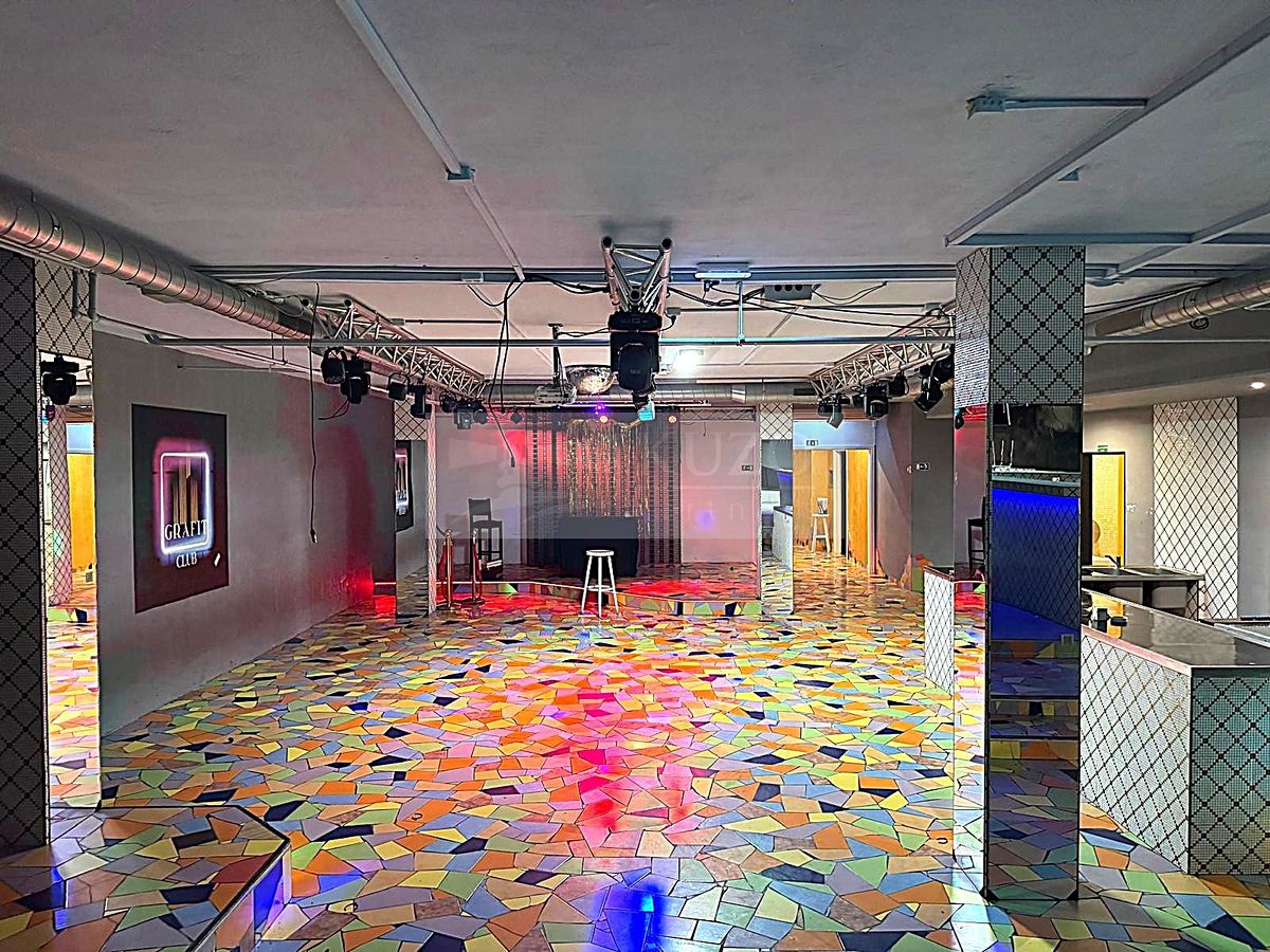 Pronájem obchodního prostoru 217 m² – fotografie 2