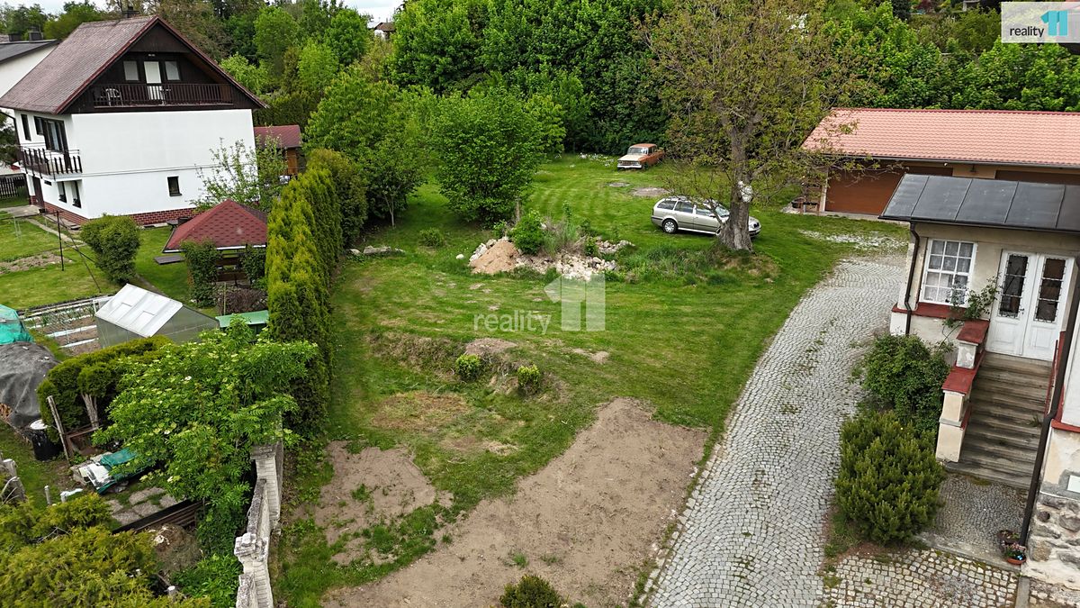 Prodej stavebního pozemku 1096 m² – fotografie 3