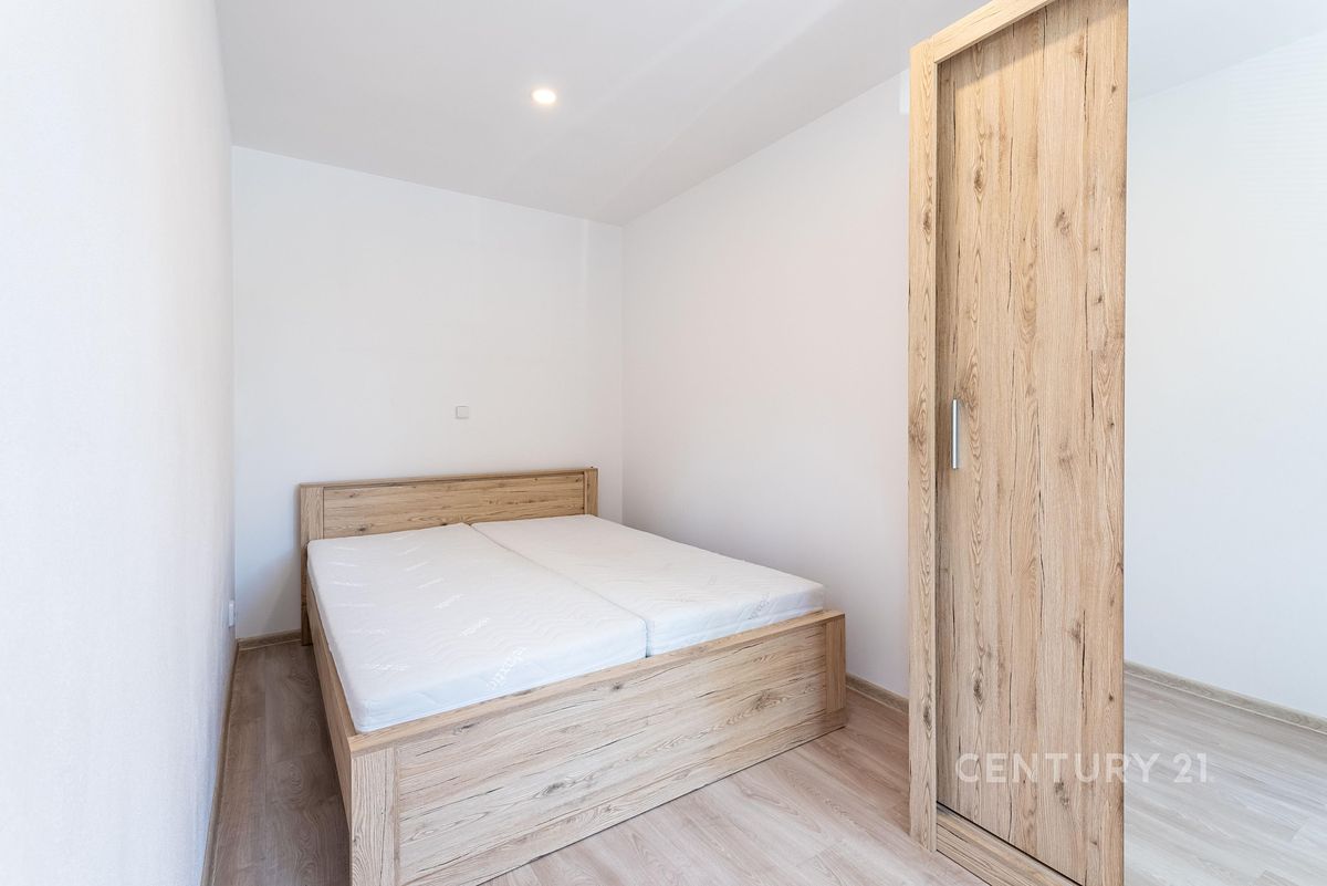 Pronájem bytu 2+1 45 m² – fotografie 3
