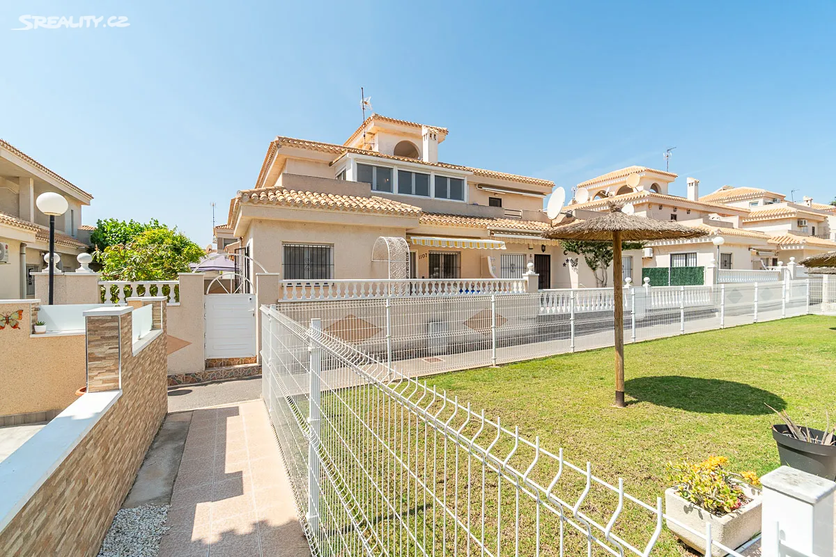 Prodej vily 97 m², pozemek 109 m², Orihuela
