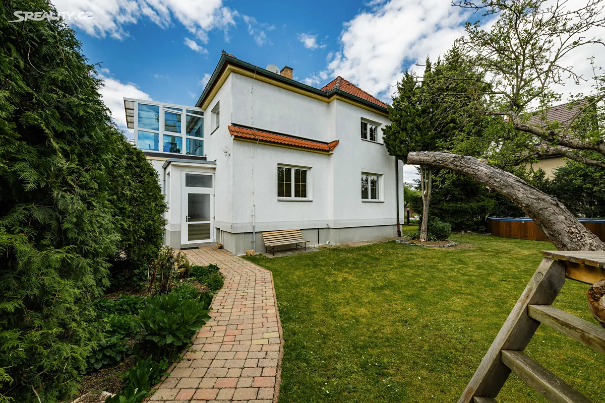 Prodej rodinného domu 154 m², pozemek 820 m² – pohled 4