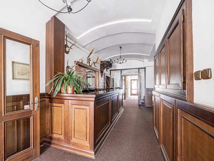 Prodej komerčního prostoru, 426 m² (13 z 34)