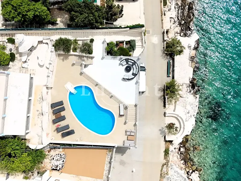 Prodej rodinného domu 500 m², pozemek 1000 m², Marina – náhled fotky 1