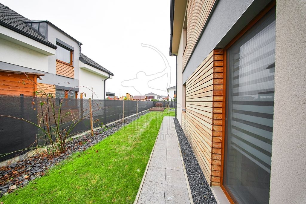Prodej rodinného domu 168 m², pozemek 472 m² – fotografie 2