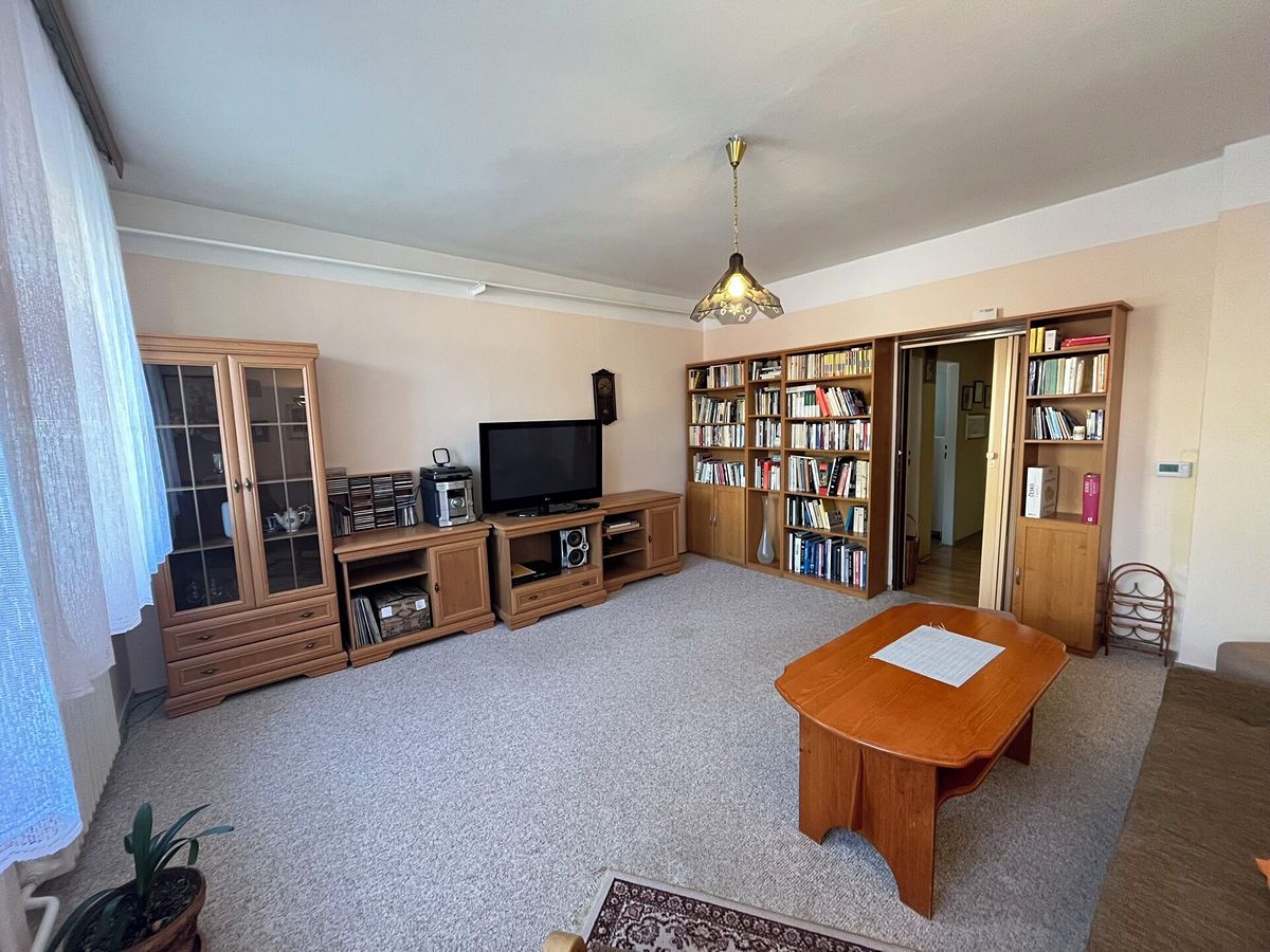 Pronájem bytu 4+1 84 m² – fotografie 2