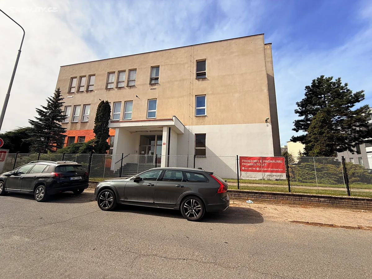 Pronájem skladového prostoru 111 m² – pohled 3
