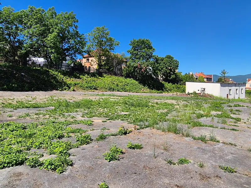 Pronájem komerčního pozemku 2500 m², Teplice – náhled fotky 1