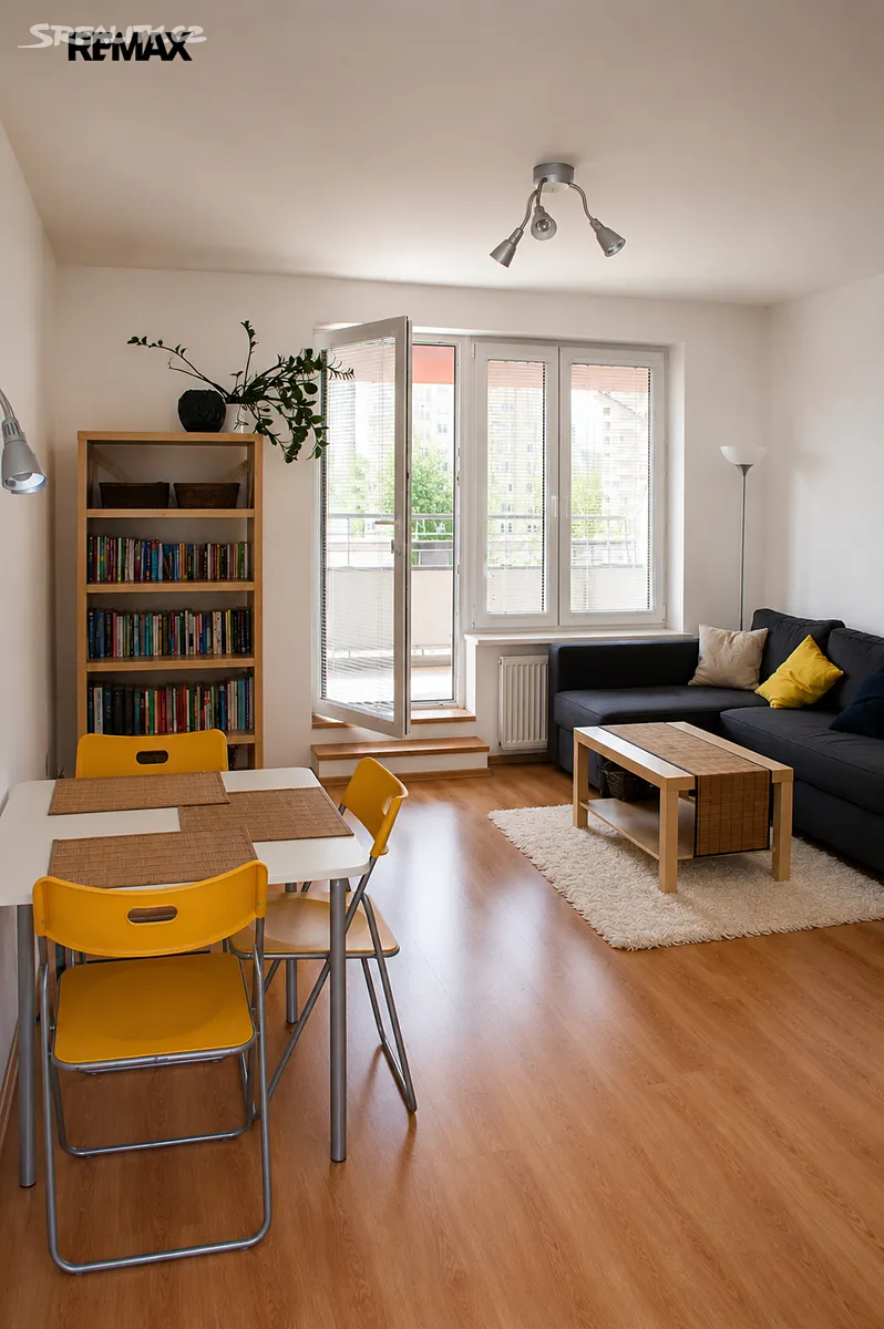 Pronájem bytu 2+kk 53 m² – pohled 3