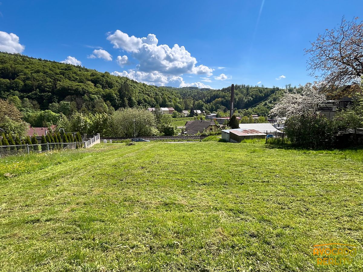Prodej stavebního pozemku 1038 m²