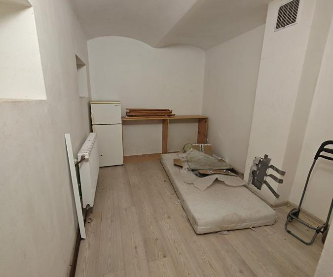 Prodej komerčního prostoru, 330 m² (10 z 28)