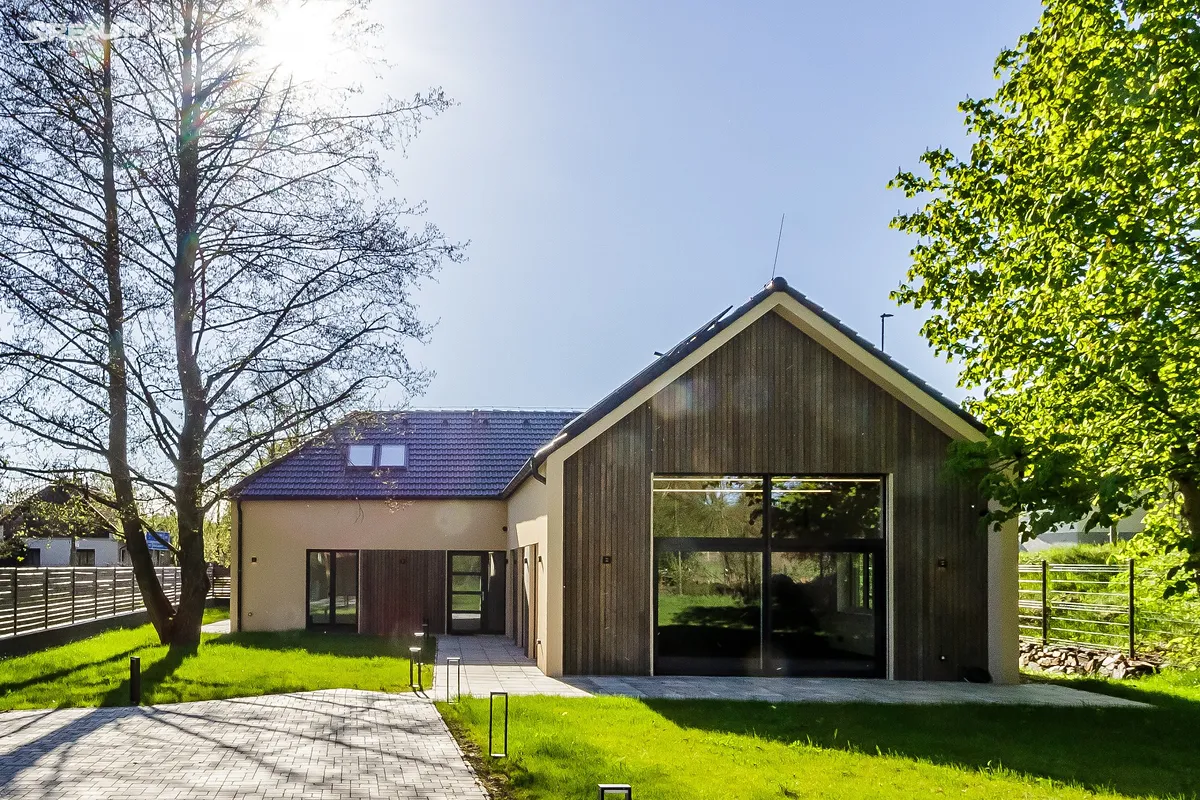 Prodej rodinného domu 325 m², pozemek 1091 m², Kamenice