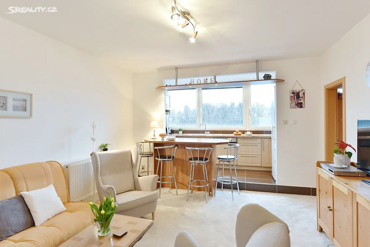 Pronájem bytu 4+kk 80 m² - Widok 2