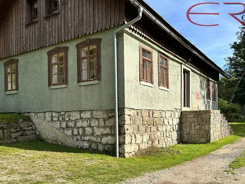 Prodej rodinného domu 187 m², pozemek 1026 m², Desná – náhled fotky 2