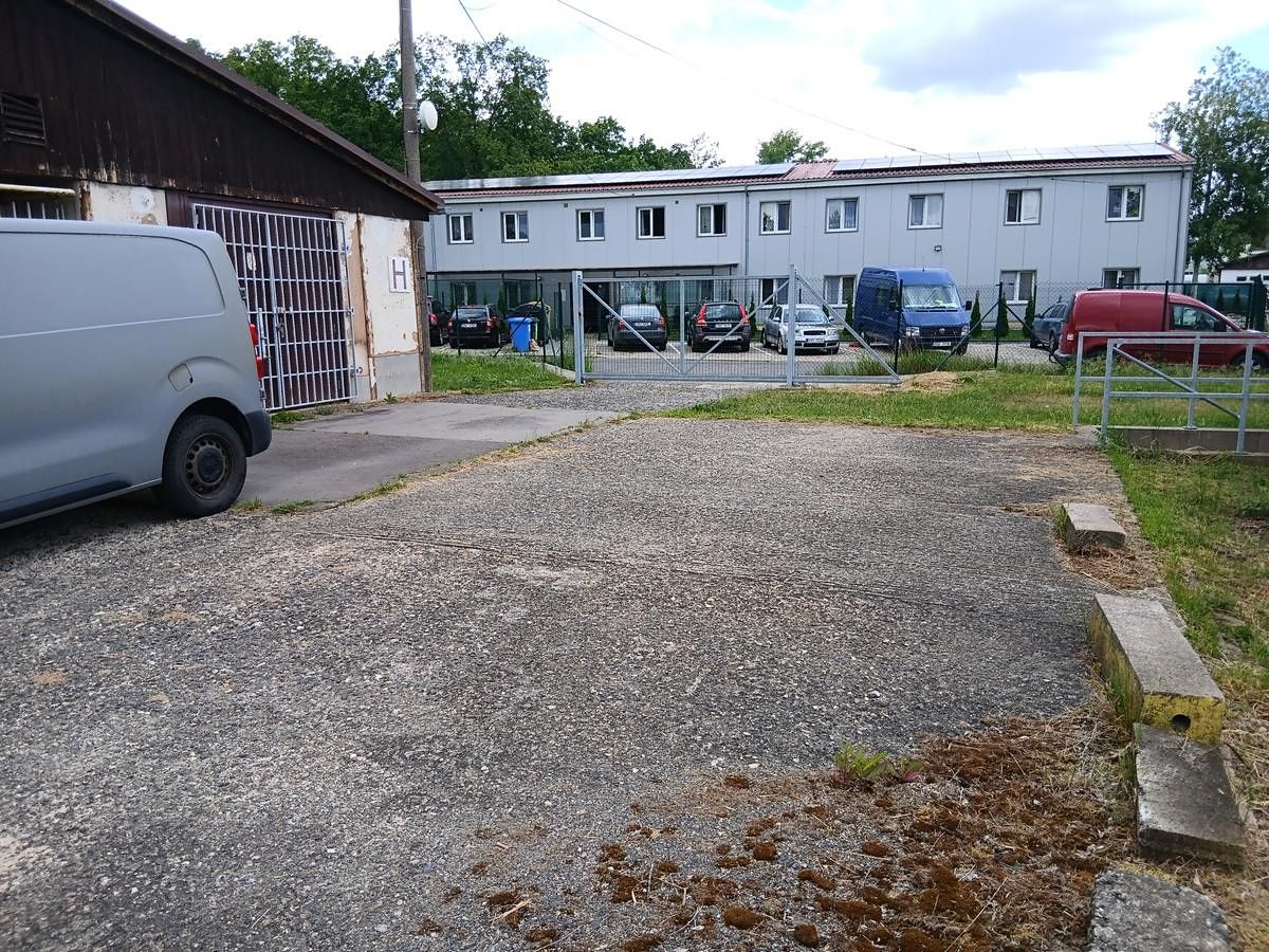 Pronájem skladového prostoru 377 m² – fotografie 3