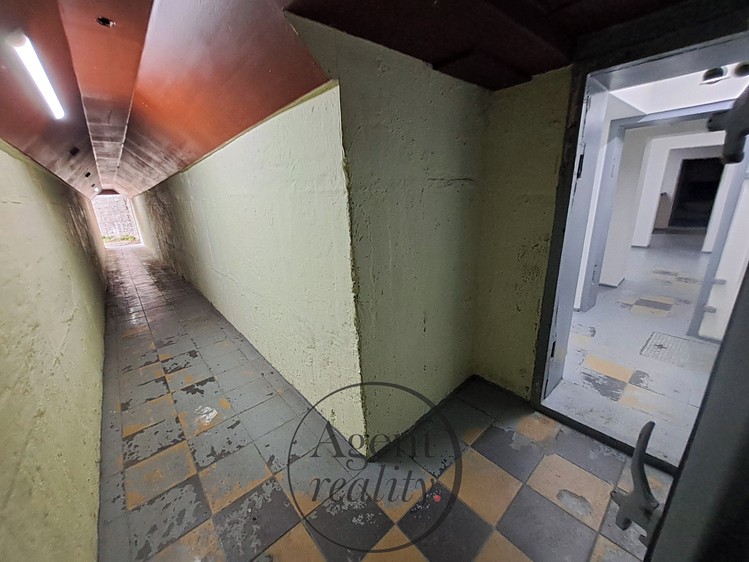 Комерційне приміщення в оренду, 180 м² (2 з 30)