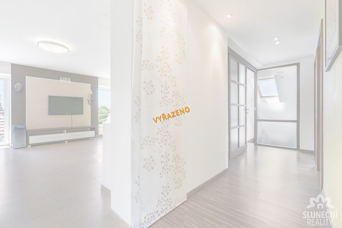 Prodej rodinného domu 203 m², pozemek 528 m² – fotografie 5