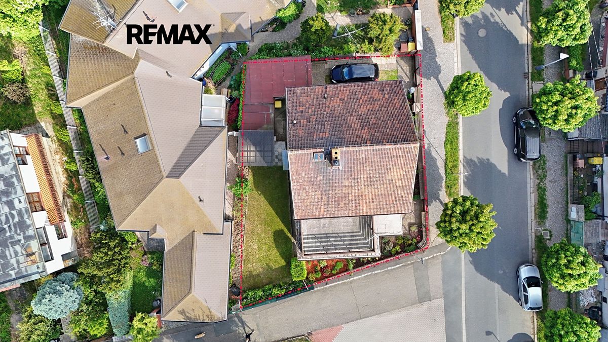 Prodej rodinného domu 180 m², pozemek 296 m² – fotografie 2