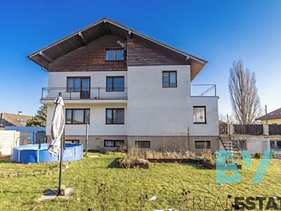 Prodej  rodinného domu 308 m², pozemek 731 m²
