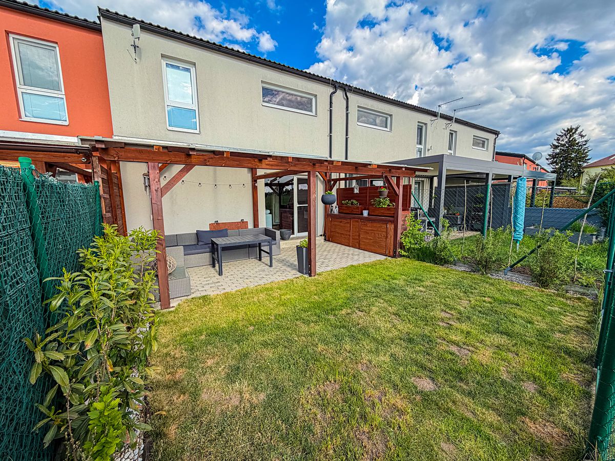 Prodej rodinného domu 74 m², pozemek 134 m² – fotografie 2