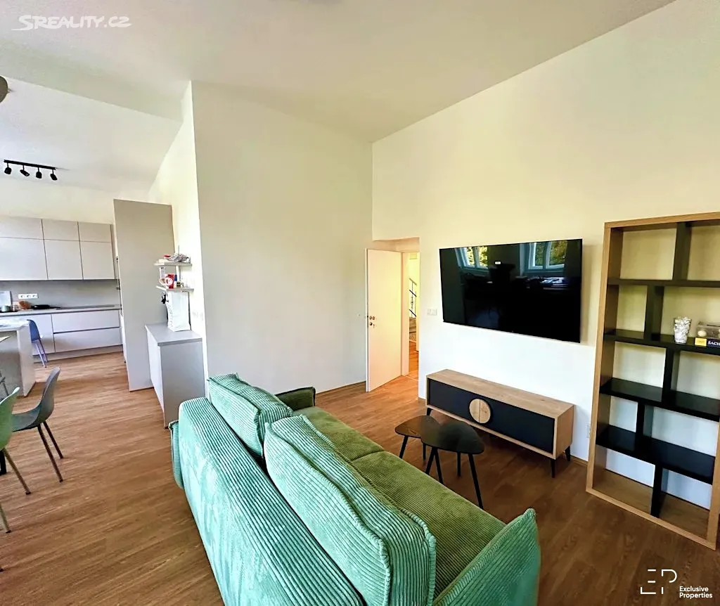 Prodej činžovního domu 930 m² – pohled 2