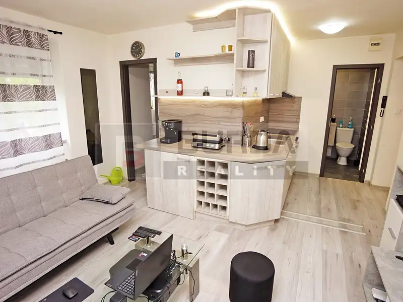 Prodej bytu 2+kk 30 m², Neratovice – náhled fotky 1