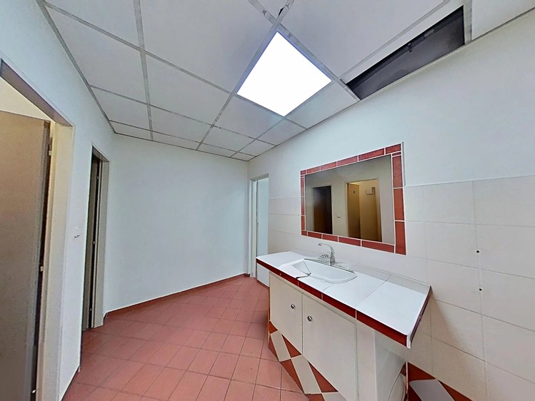 Pronájem komerčního prostoru, 860 m² (15 z 23)