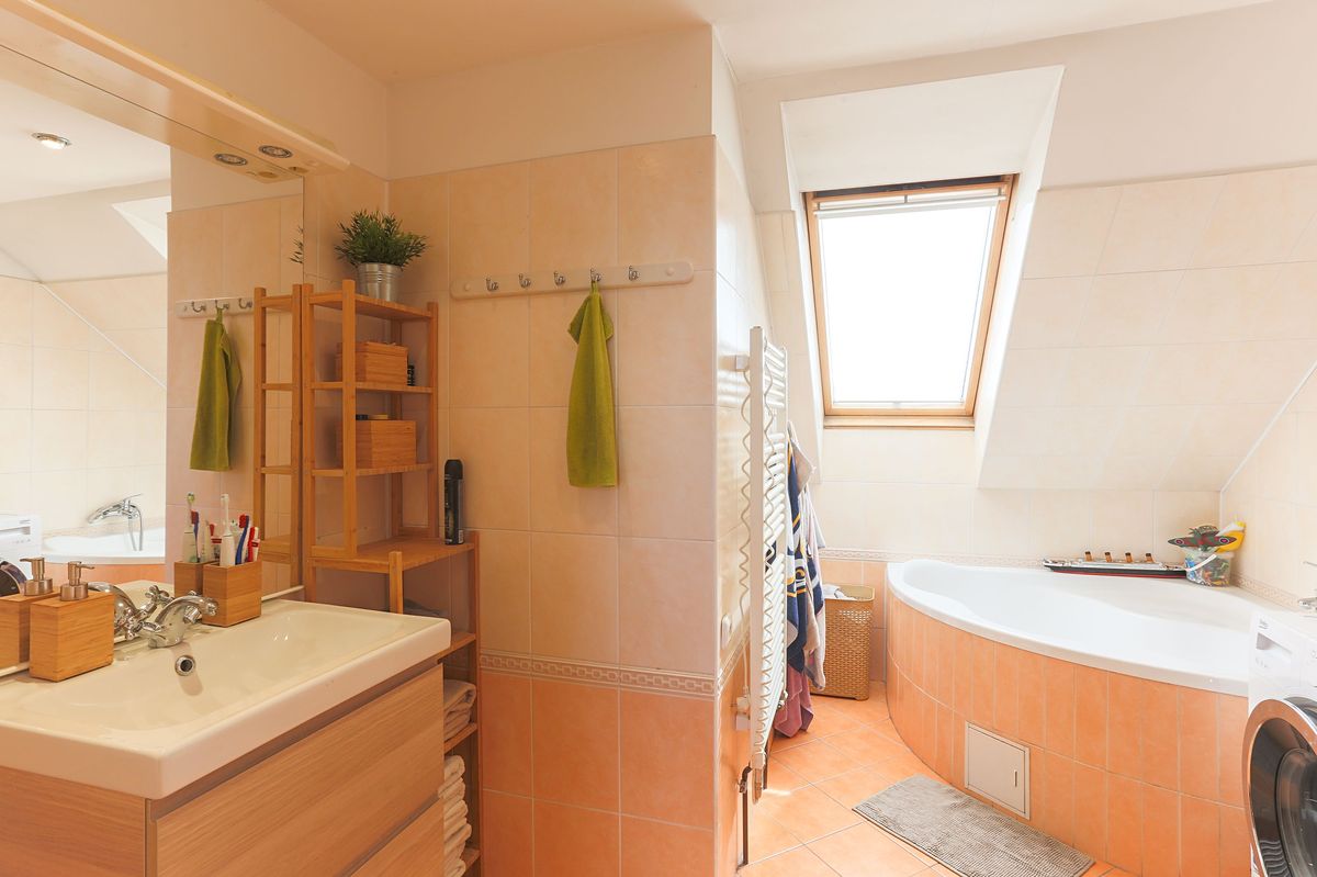 Prodej vícegeneračního domu 325 m², pozemek 671 m² – fotografie 5