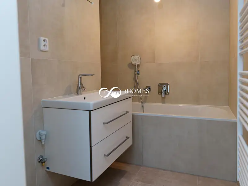 Prodej bytu 3+kk 92 m², Praha – náhled fotky 1
