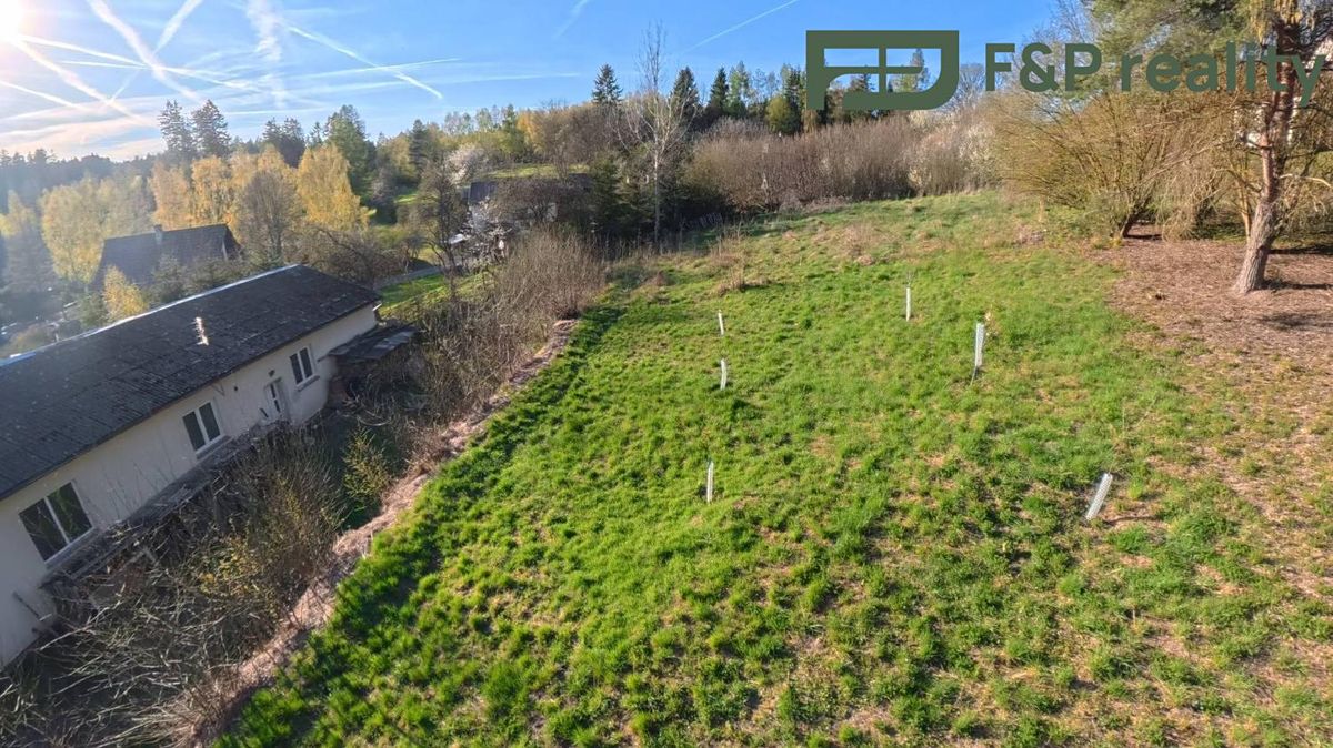 Prodej stavebního pozemku 1010 m² – fotografie 2