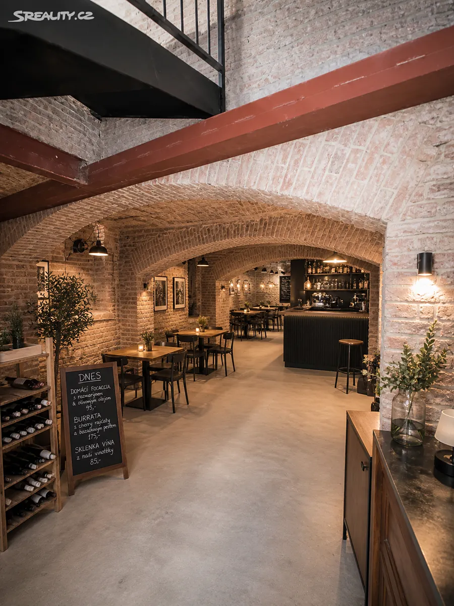 Pronájem restaurace 183 m² – pohled 2