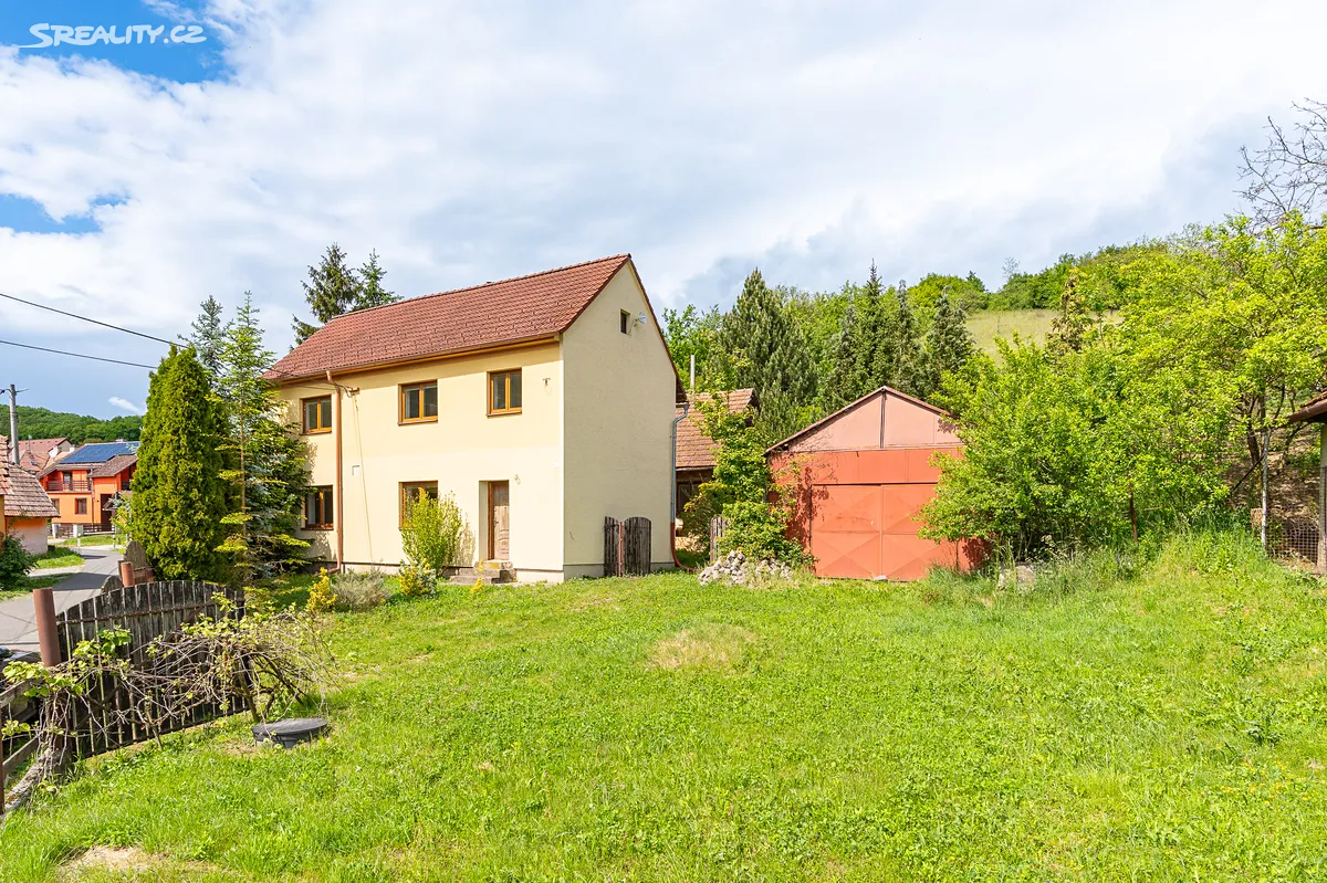 Prodej rodinného domu 100 m², pozemek 3747 m², Prakšice