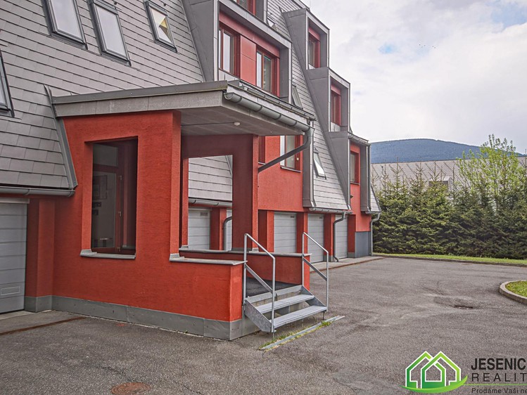 Prodej komerčního prostoru, 60 m² (15 z 25)
