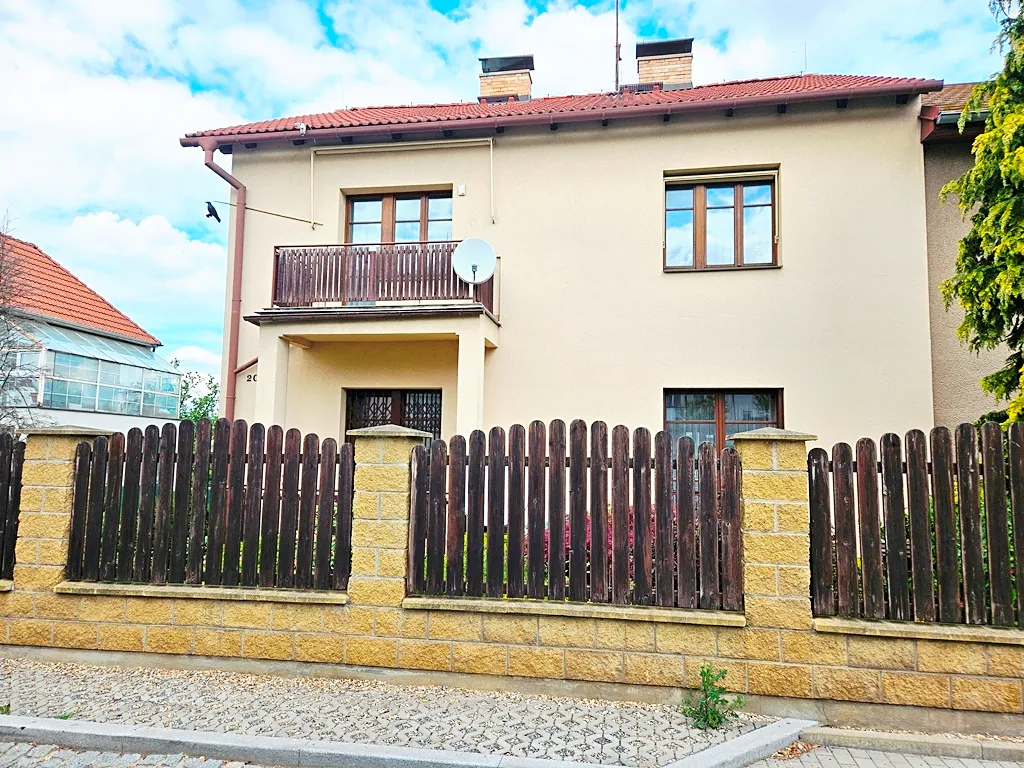 Prodej rodinného domu 330 m², pozemek 505 m²