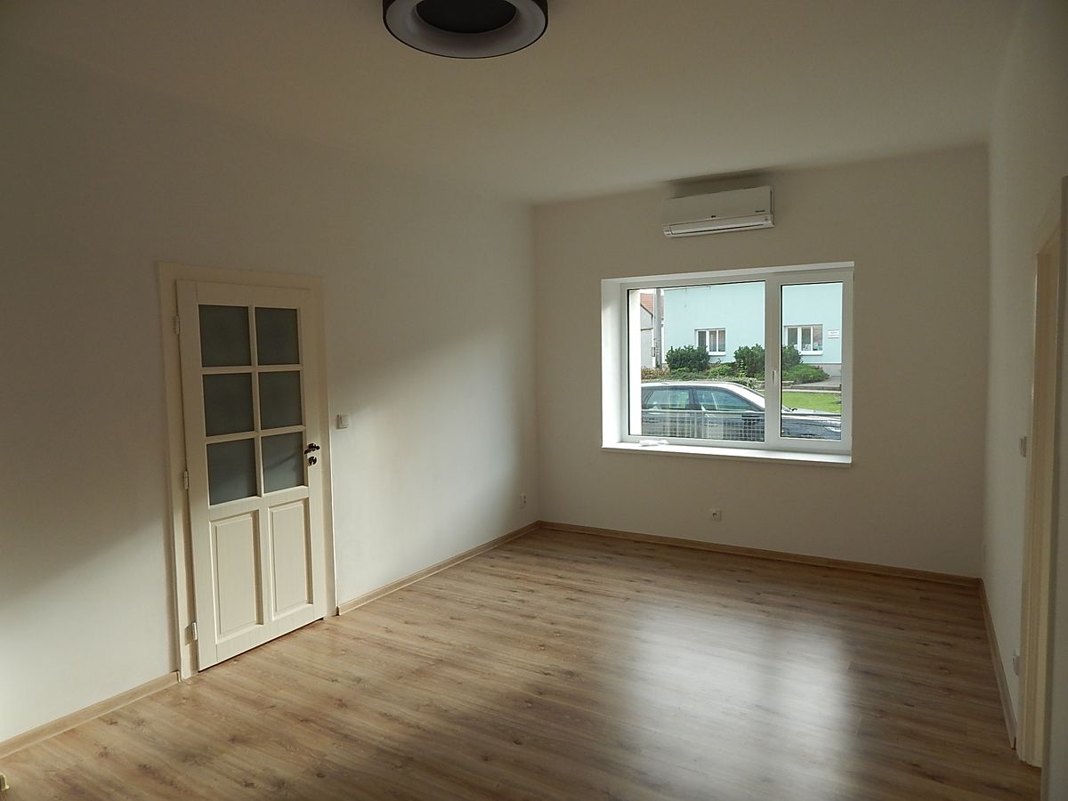 Prodej rodinného domu 180 m², pozemek 208 m² – fotografie 5
