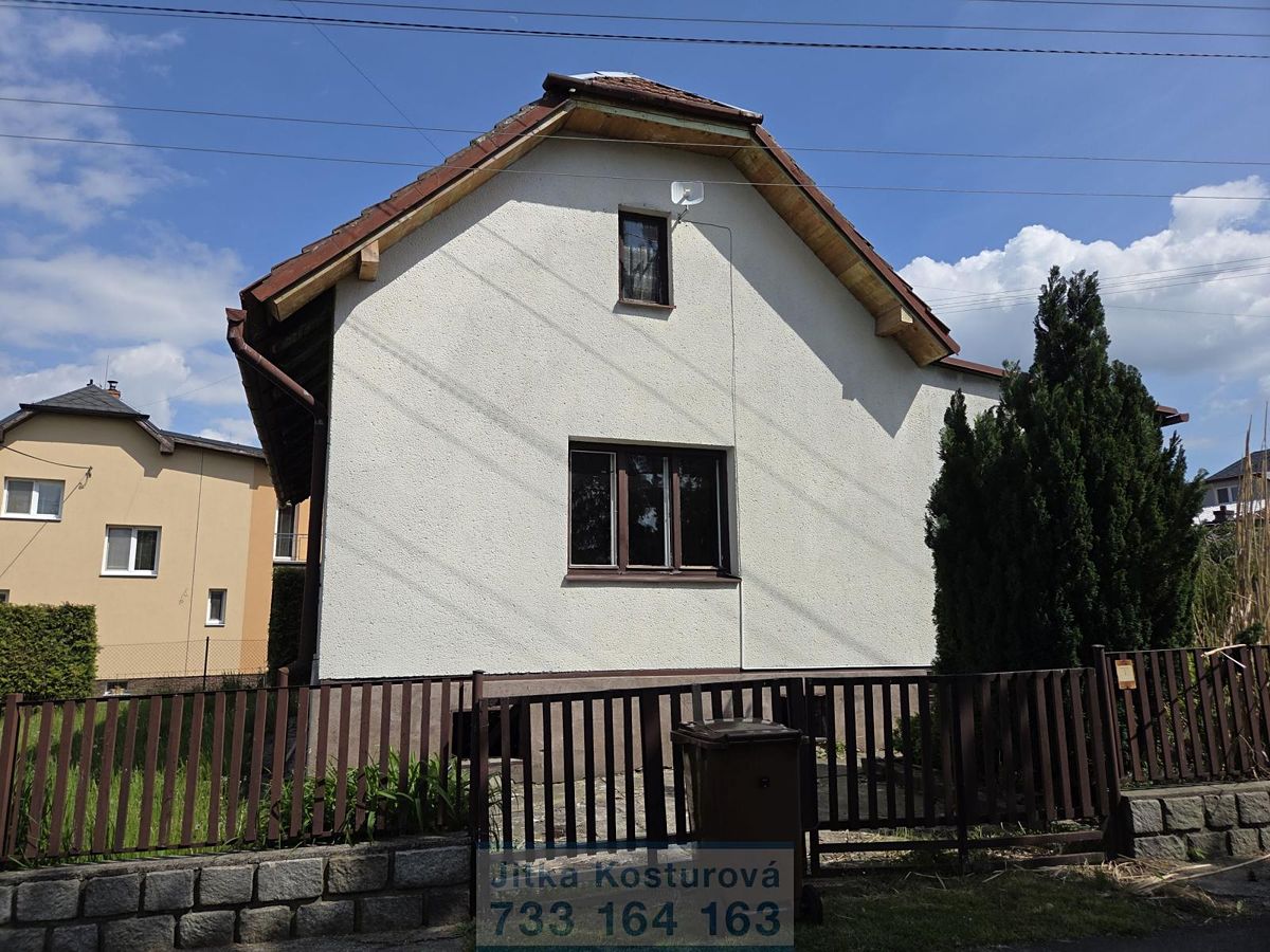 Prodej rodinného domu 220 m², pozemek 790 m² – fotografie 3