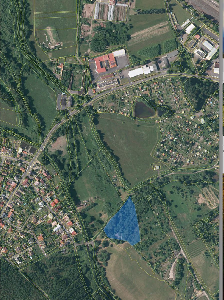 Prodej pozemku 10233 m²