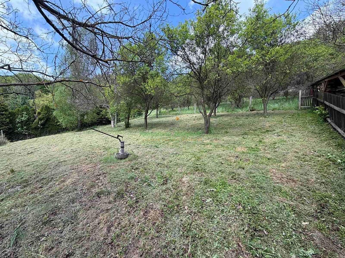 Prodej stavebního pozemku 1240 m²