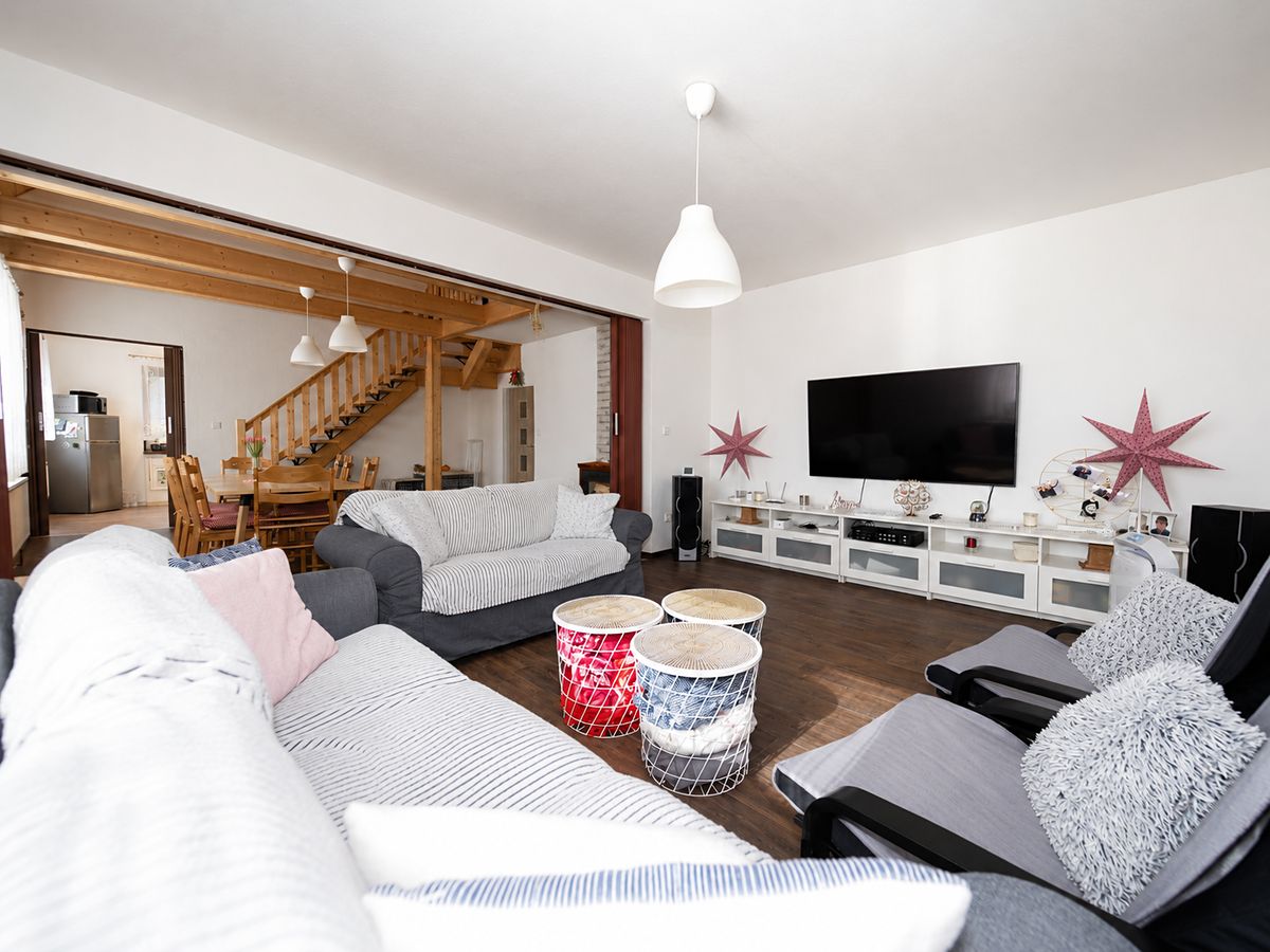 Prodej vily 350 m², pozemek 791 m² – fotografie 3