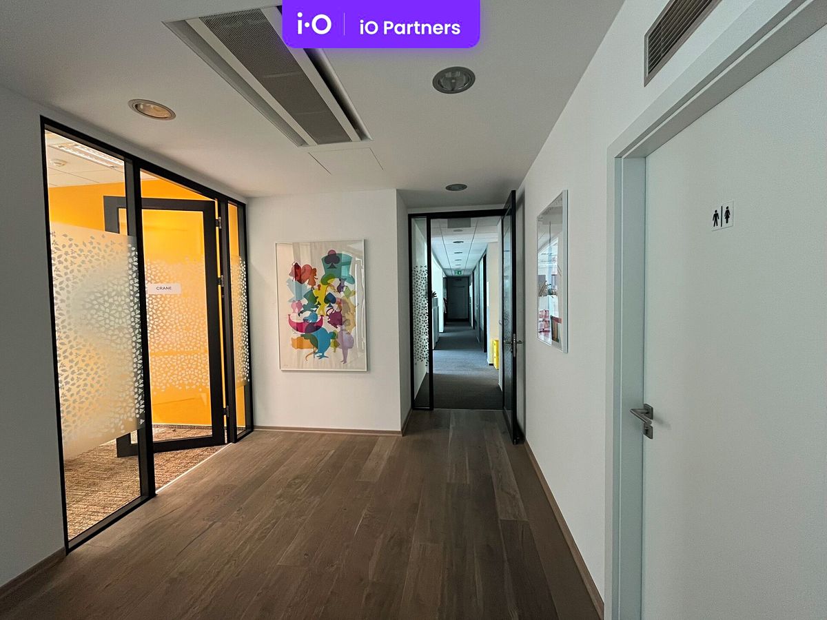 Pronájem kanceláře 466 m² – fotografie 3