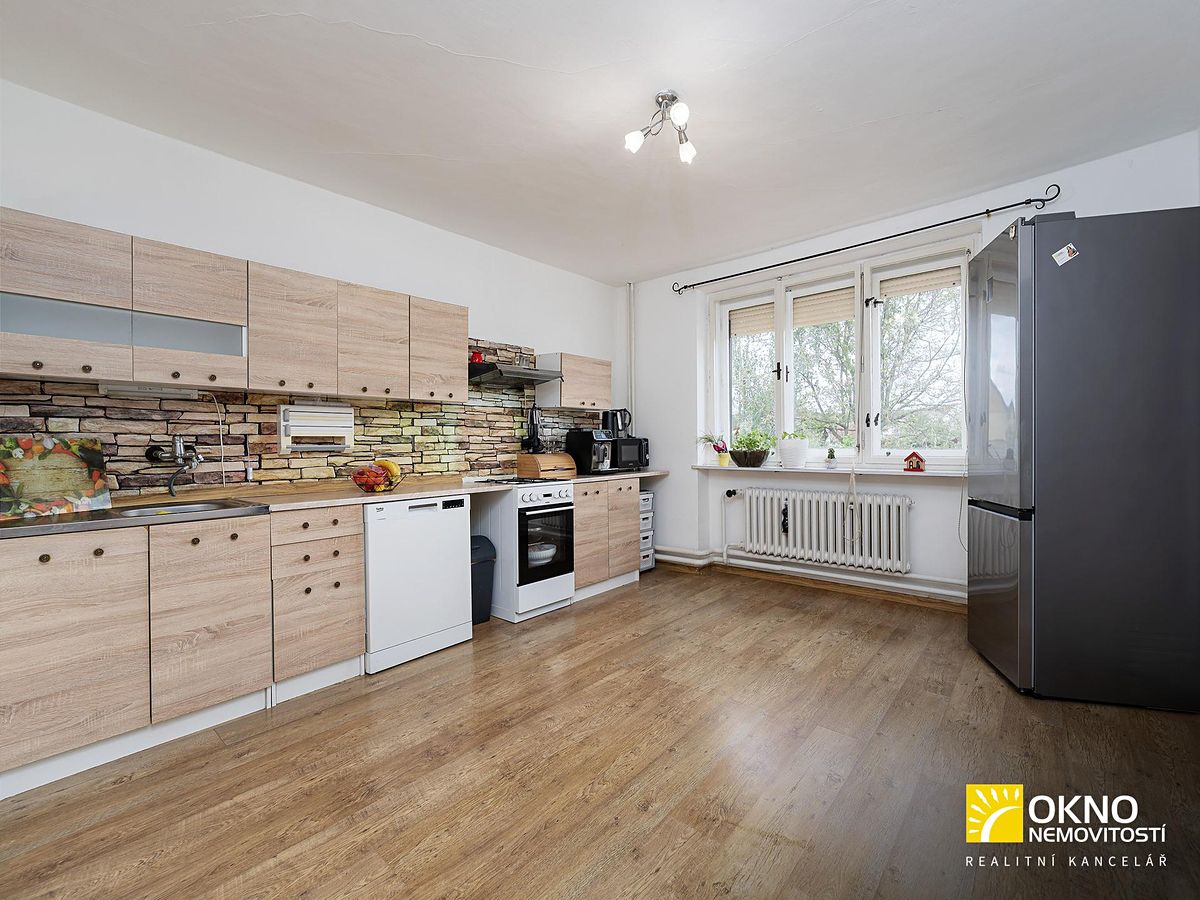 Prodej rodinného domu 180 m², pozemek 1548 m² – fotografie 3
