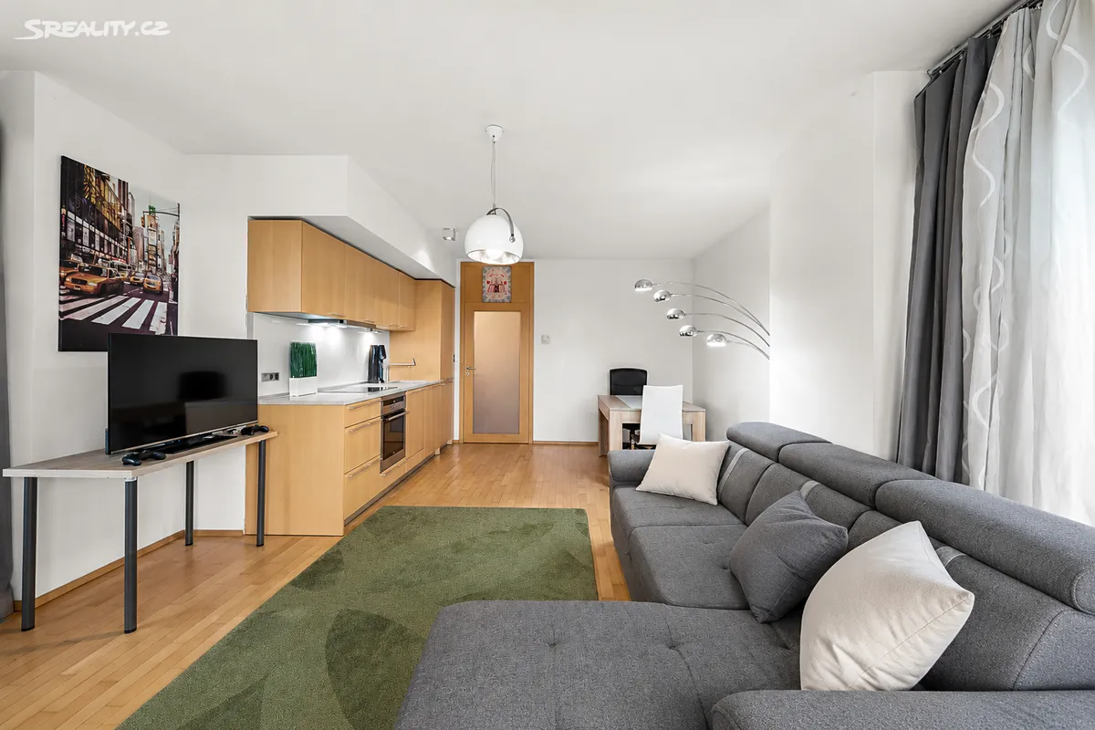 Prodej bytu 2+kk 55 m² – pohled 2