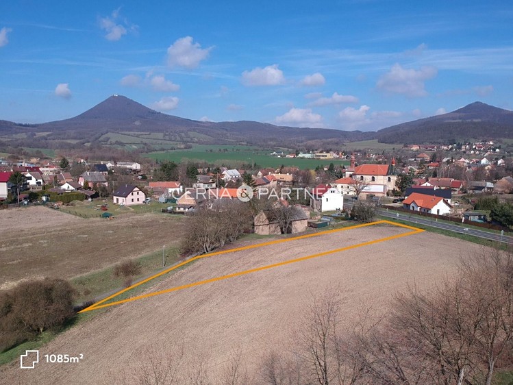 Grundstück zum Kauf, 1.085 m² (1 von 3)