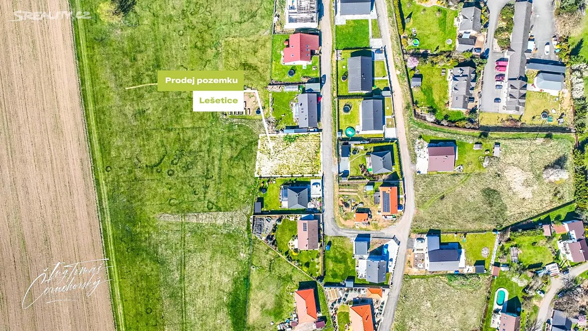 Prodej stavebního pozemku 819 m² – pohled 3