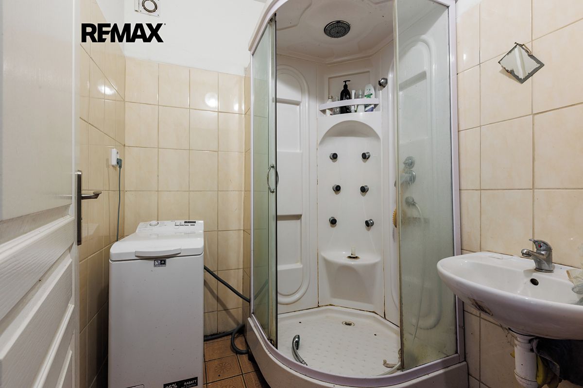 Prodej rodinného domu 251 m², pozemek 294 m² – fotografie 5