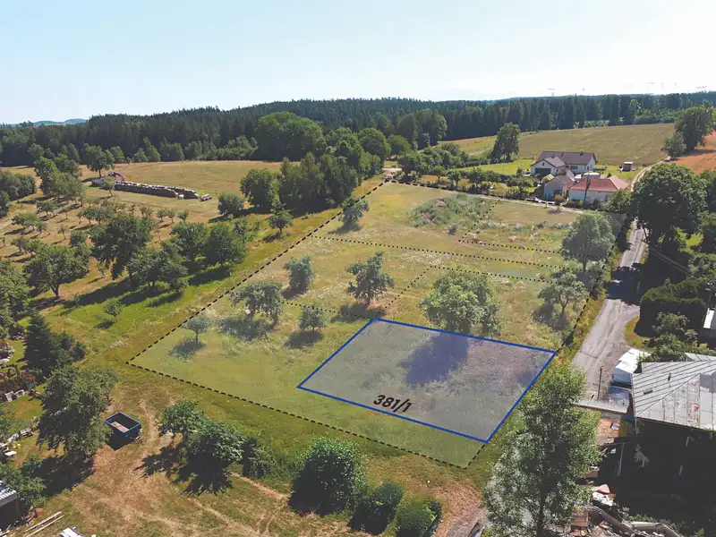 Prodej stavebního pozemku 1102 m², Křídla – náhled fotky 1