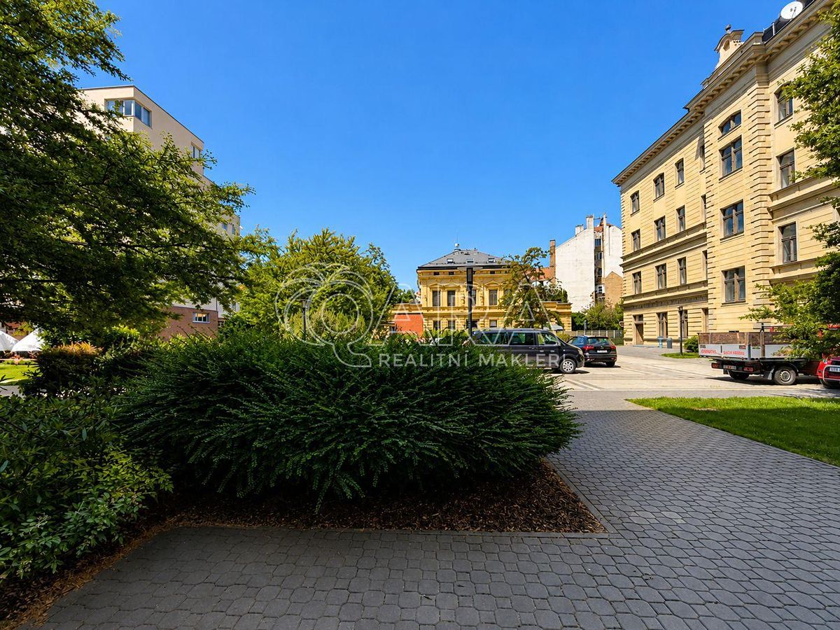 Pronájem bytu 2+kk 82 m²