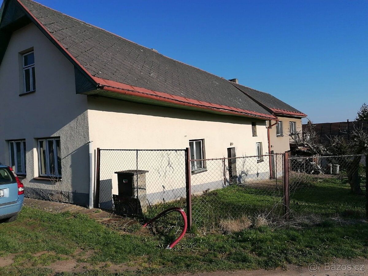 Prodej rodinného domu 142 m², pozemek 525 m² – fotografie 2