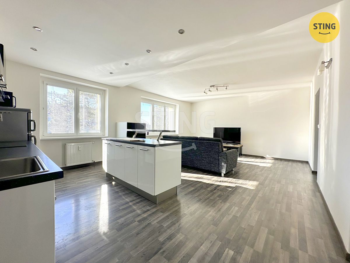 Pronájem bytu 2+kk 73 m² – fotografie 3