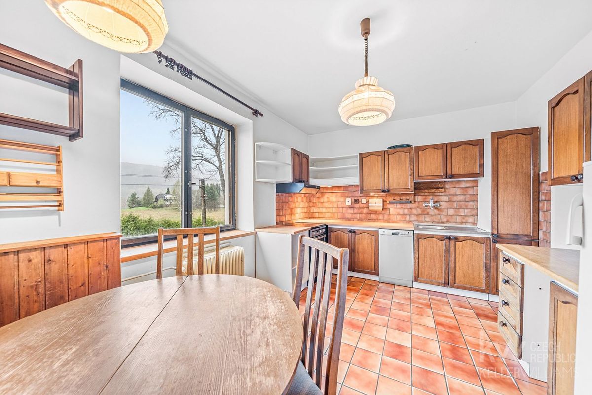 Prodej rodinného domu 570 m², pozemek 968 m²